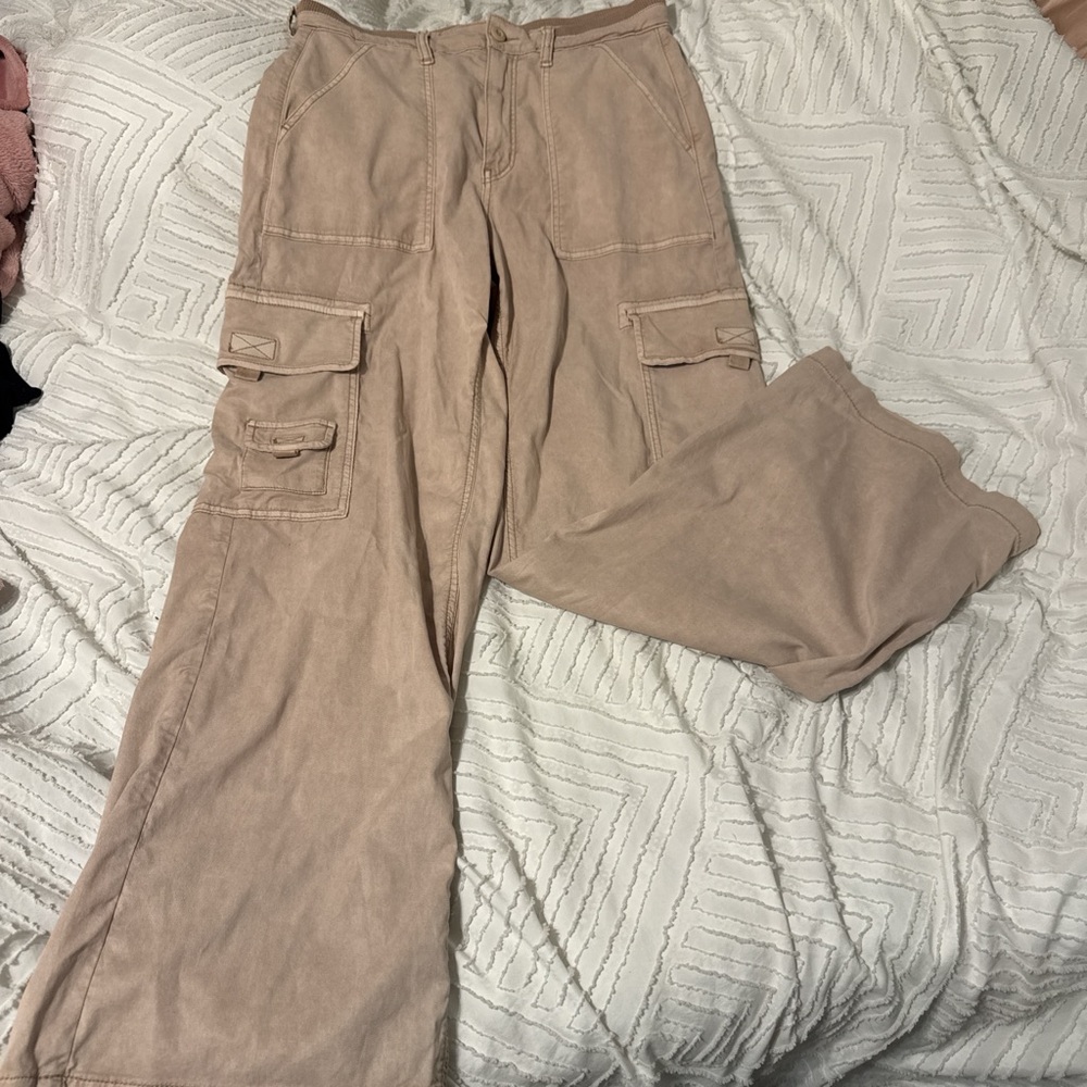 American Eagle Cargos